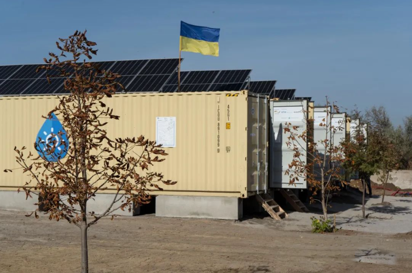 Deutsches Unternehmen installiert photovoltaisch betriebene Meerwasserentsalzungsanlage in der Ukraine