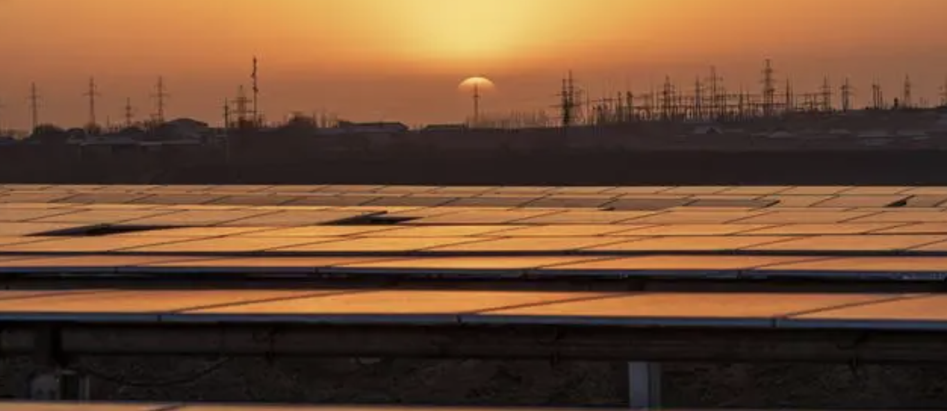 Besuch des Samarkand-Photovoltaikprojekts in Usbekistan